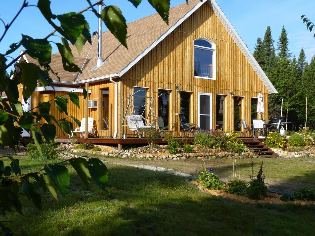 Gite De La Riviere Bed and Breakfast Chibougamau Buitenkant foto
