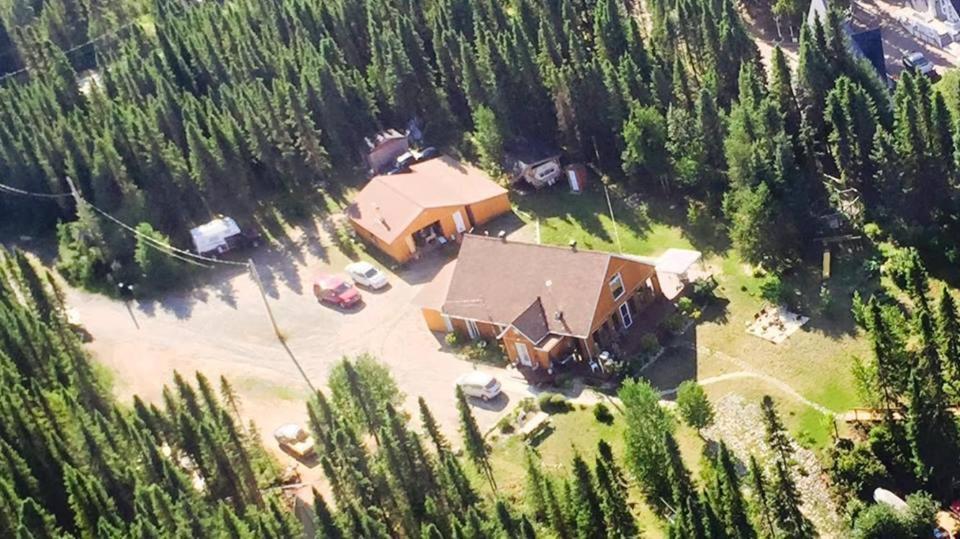 Gite De La Riviere Bed and Breakfast Chibougamau Buitenkant foto
